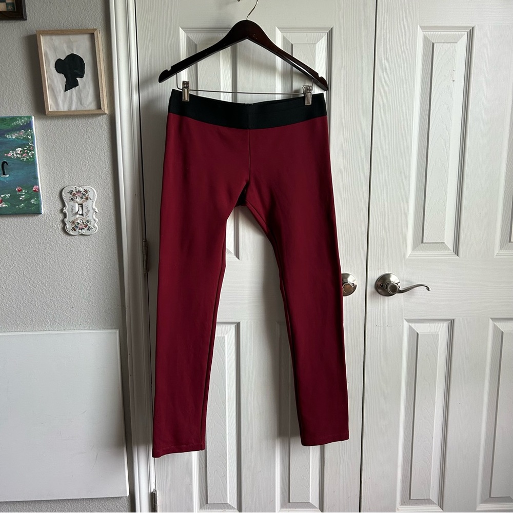 BCBGMAXAZRIA red pullon leggings w/ black waistband